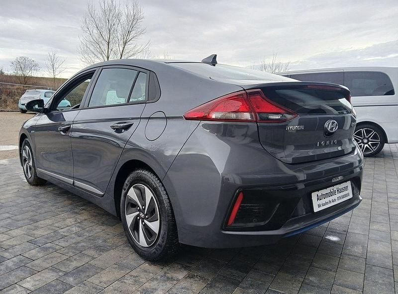 Gebraucht Hyundai Ioniq 105 PS (77 kW) 2018 Grau Kleinwagen