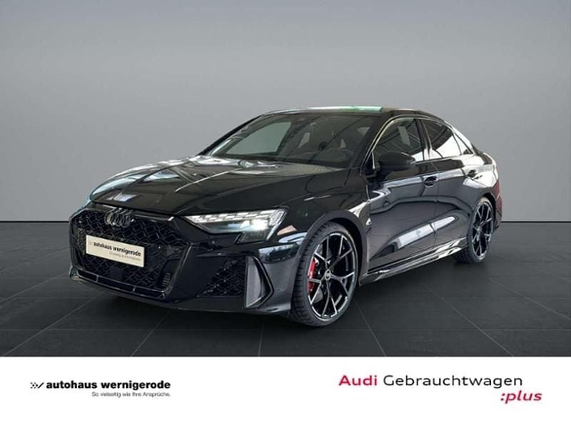 Mythosschwarz metallic Gebraucht 2024 Audi RS3 Ambiente Limousine | 74.939 € - Bild 1/4