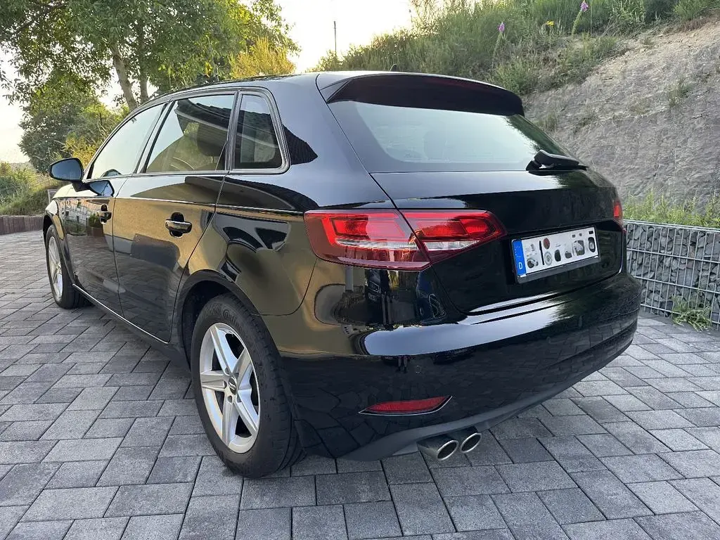 Gebraucht Audi A3 Premium 150 PS (110 kW) 2019 Schwarz Limousine