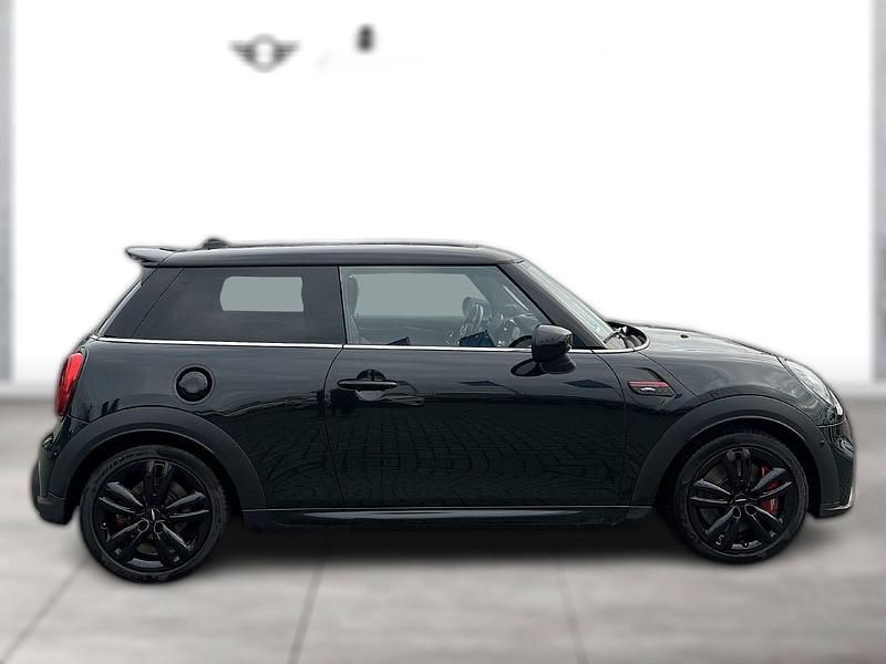 Grün Gebraucht 2024 Mini John Cooper Works Kleinwagen | 35.380 € (Fairer Preis) - Bild 1/1