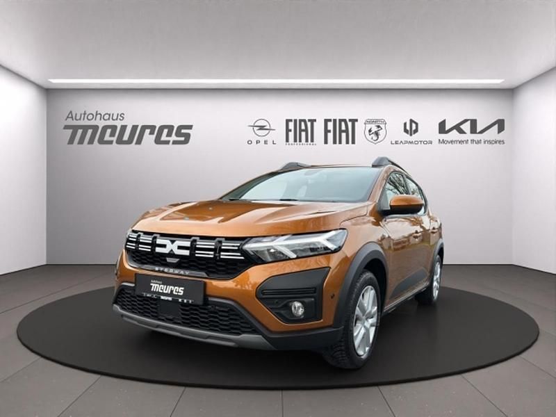 Orange Gebraucht 2023 Dacia Sandero Expression Kleinwagen | 15.988 € (Fairer Preis) - Bild 1/1