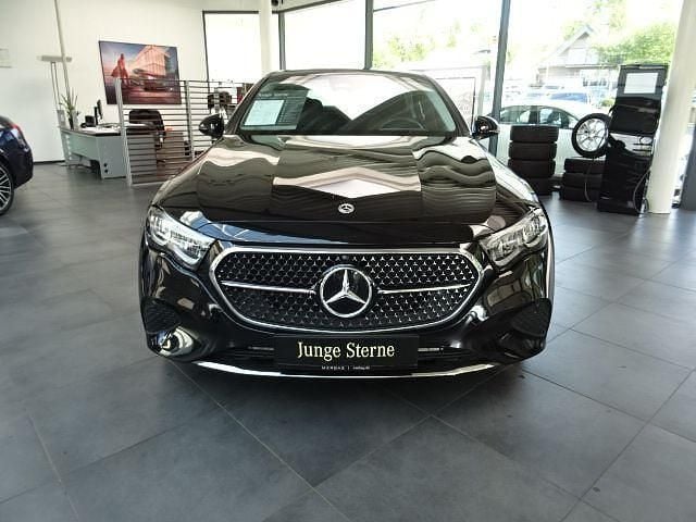 Gebraucht Mercedes E200 Avantgarde 204 PS (150 kW) 2023 Metalliclack obsidianschwarz Limousine