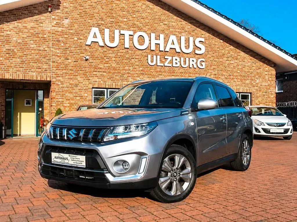 Gebraucht Suzuki Vitara 102 PS (75 kW) 2022 Grau SUV