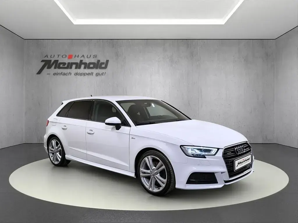 Używany Audi A3 S-Line 190 KM (139 kW) 2020 Biały Sedan/Limuzyna