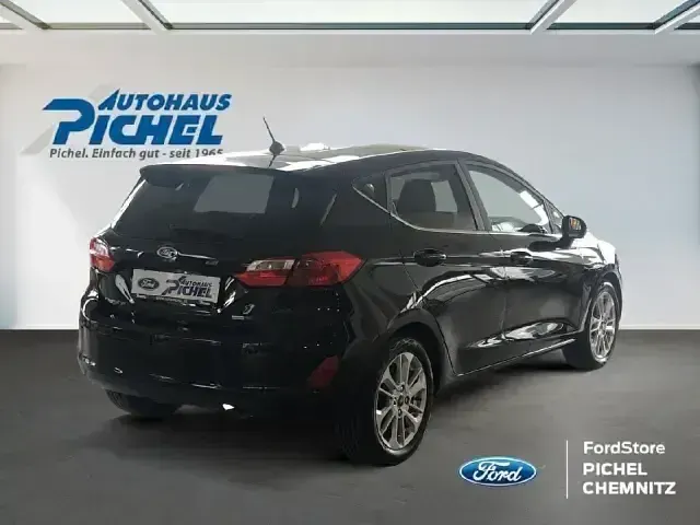 Używany Ford Fiesta Titanium 125 KM (91 kW) 2023 Czarny Hatchback