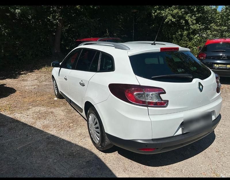 Gebraucht Renault Mégane III Dynamique 150 PS (110 kW) 2011 Weiß Kombi