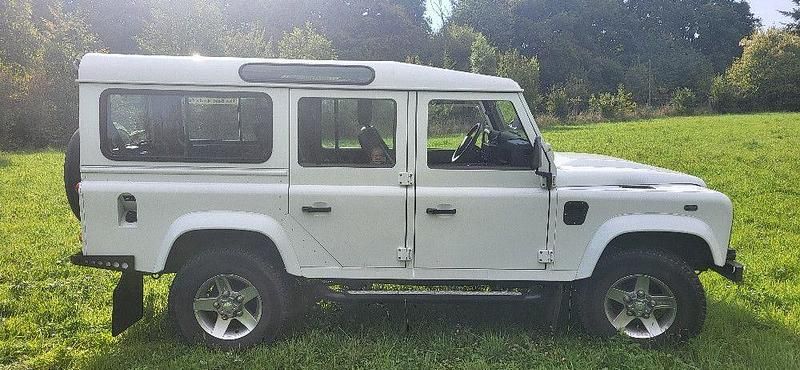 Gebraucht Land Rover Defender SE 122 PS (89 kW) 2012 Weiß Kombi