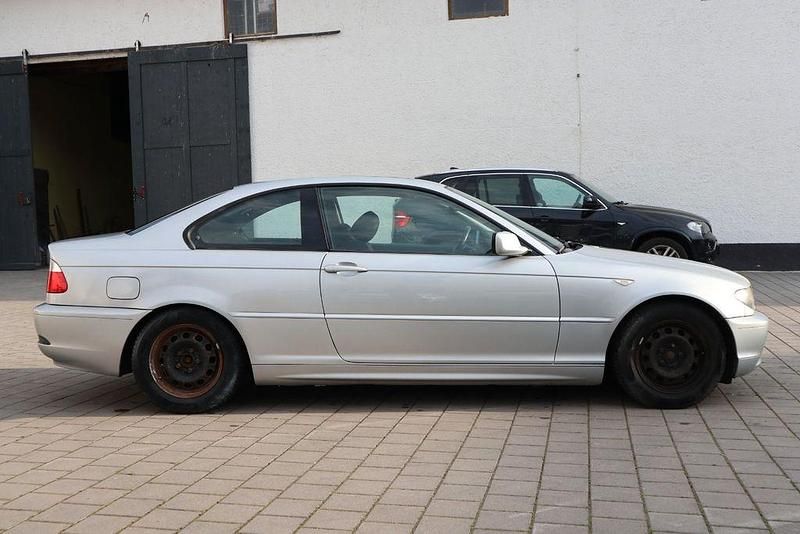 Gebraucht BMW 318 143 PS (105 kW) 2004 Silber Coupé
