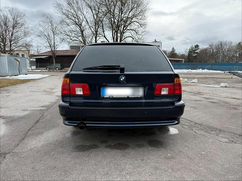Gebraucht BMW 525 192 PS (141 kW) 2001 Blau Kombi