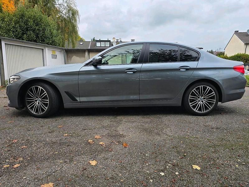 Gebraucht BMW 530 252 PS (185 kW) 2017 Grau Limousine