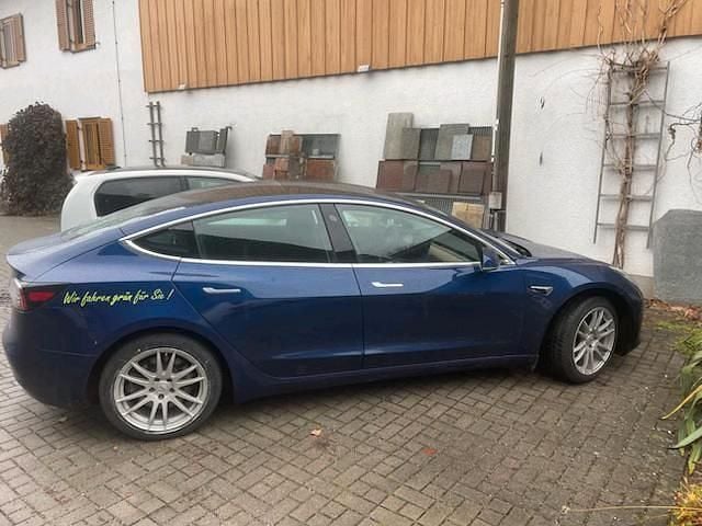 Gebraucht Tesla Model 3 Standard Range 224 kW (305 PS) 2020 Blau Limousine