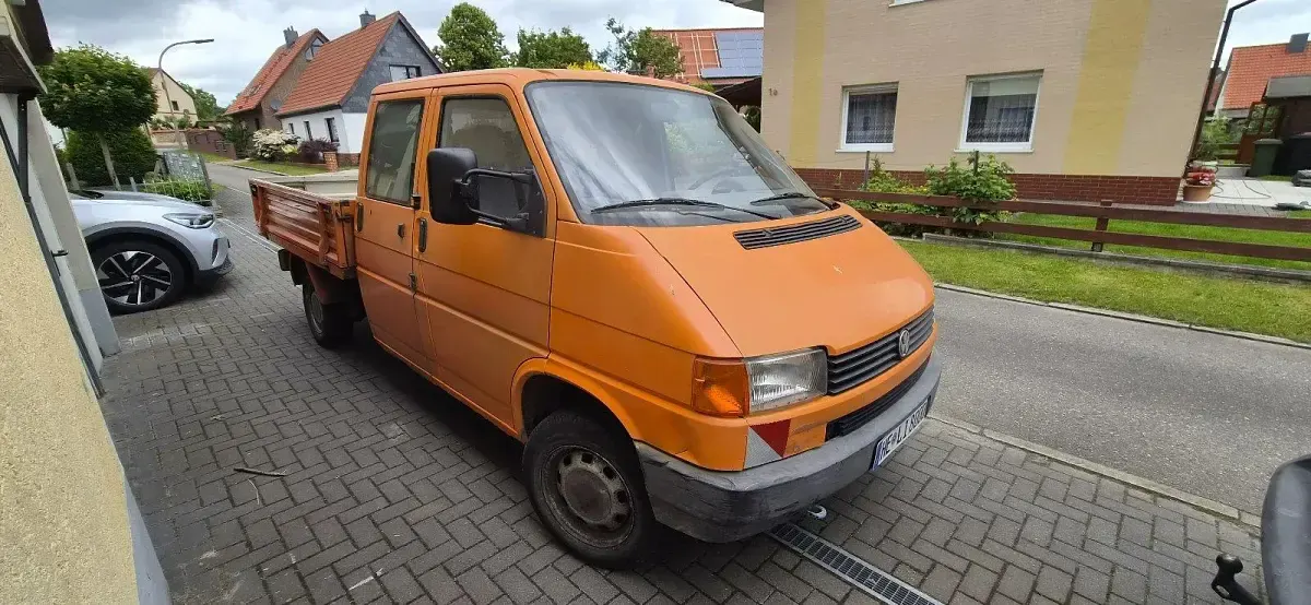 Gebraucht VW T4 60 PS (44 kW) 1994 Orange Van