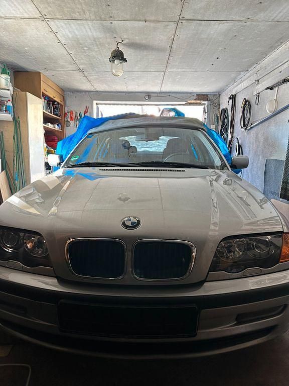 Gebraucht BMW 318 116 PS (85 kW) 1999 Silber Limousine