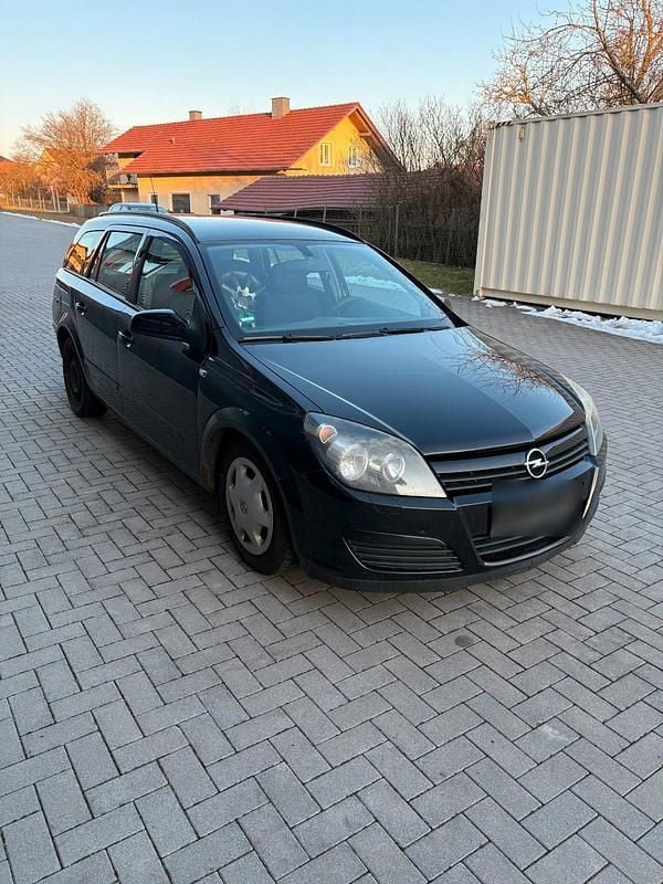 Używany Opel Astra Edition 101 KM (74 kW) 2005 Czarny Kombi