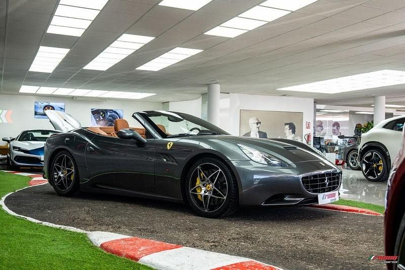 Gebraucht Ferrari California 460 PS (338 kW) 2012 Grau Cabrio
