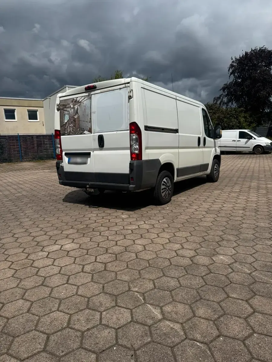 Gebraucht Peugeot Boxer 101 PS (74 kW) 2010 Weiß Van