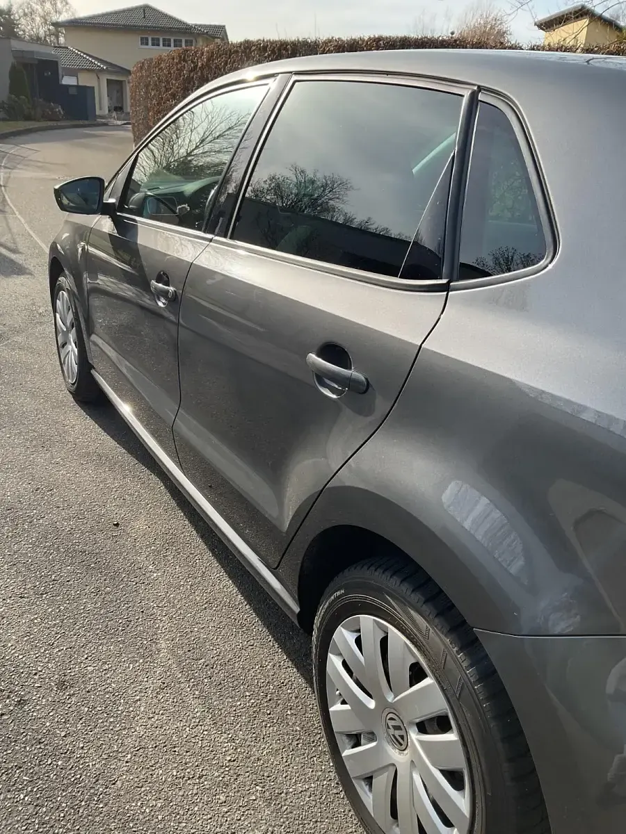 Gebraucht VW Polo Trendline 90 PS (66 kW) 2013 Grau Kleinwagen