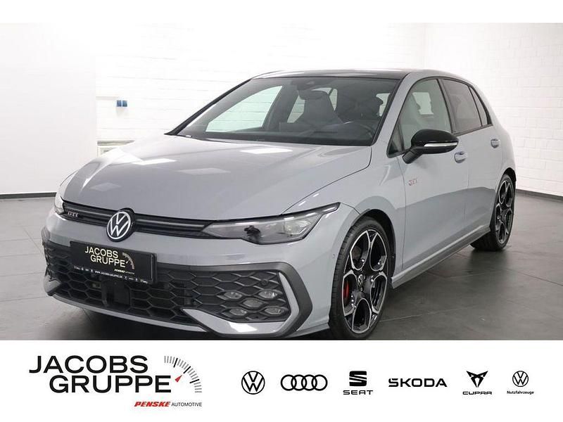 Grau Gebraucht 2025 VW Golf VIII Style Limousine | 39.960 € (Fairer Preis) - Bild 1/4