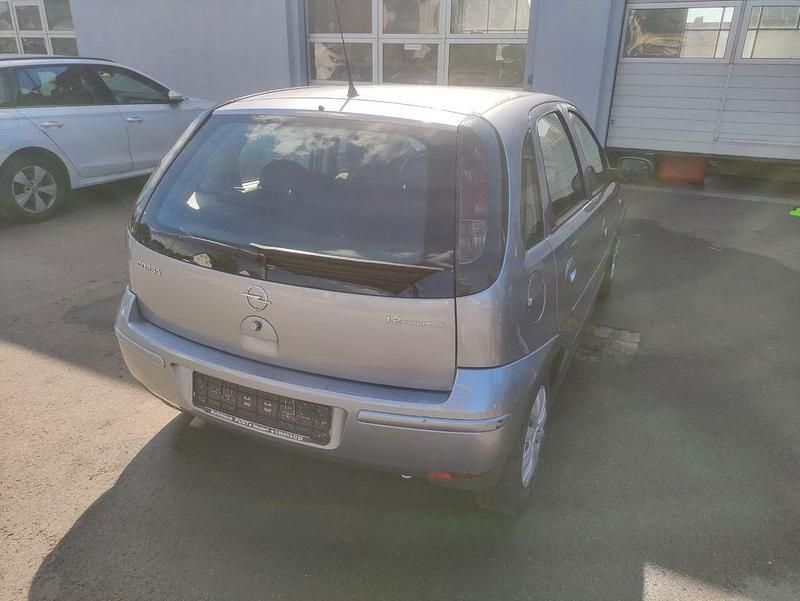 Grau Gebraucht 2005 Opel Corsa Limousine | 1.599 € (Fairer Preis) - Bild 1/4