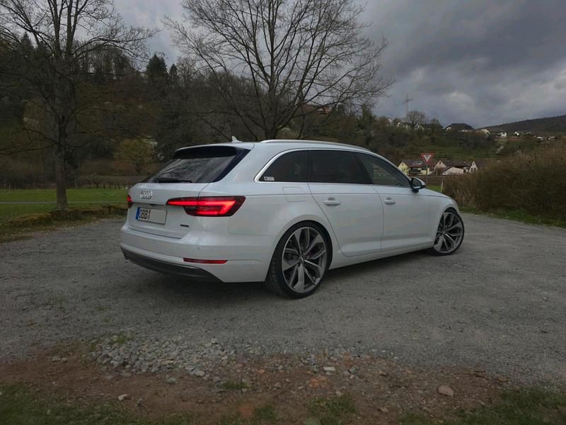 Gebraucht Audi A4 Ambiente 218 PS (160 kW) 2018 Weiß Kombi