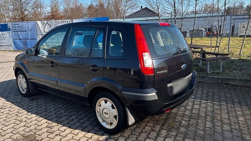 Gebraucht Ford Fusion 105 PS (77 kW) 2010 Blau Kleinwagen