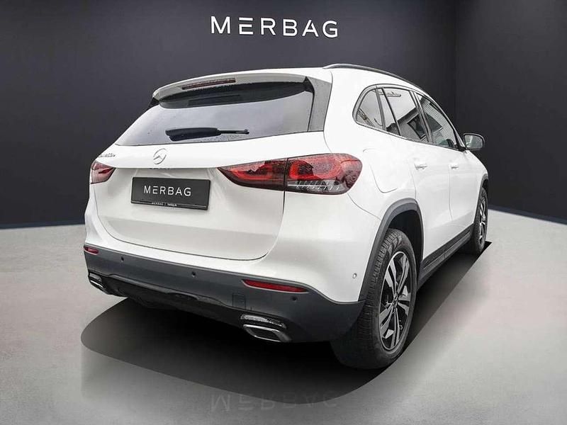 Gebraucht Mercedes GLA250 Progressive 218 PS (160 kW) 2023 Polarweiß SUV