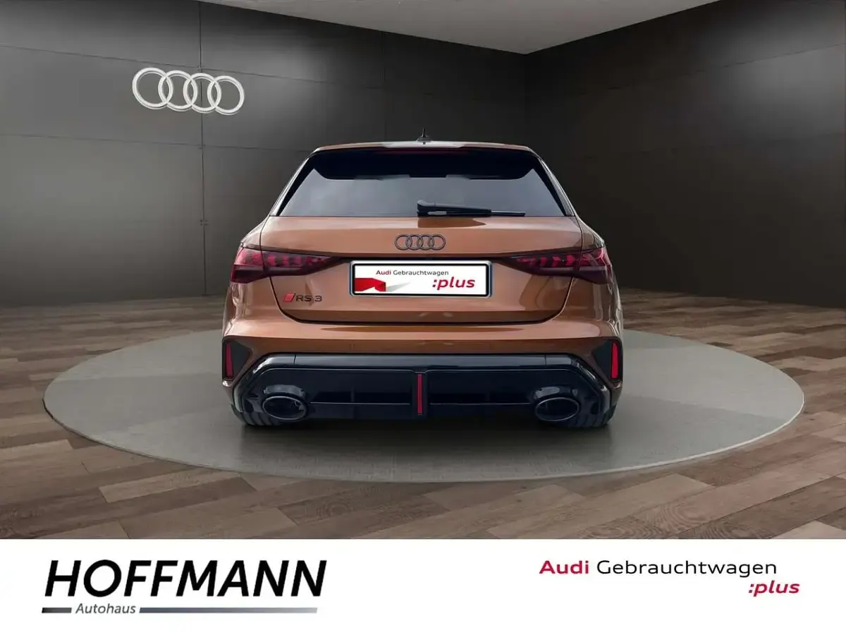 Gebraucht Audi RS3 Comfort 400 PS (294 kW) 2025 Braun Limousine