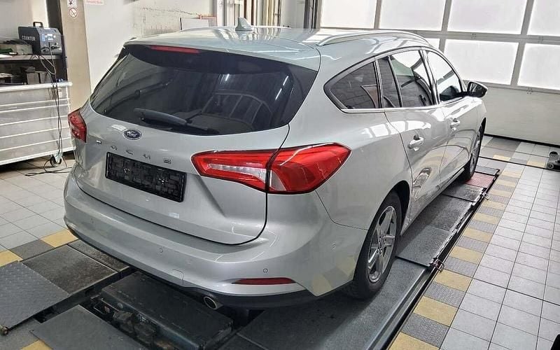 Gebraucht Ford Focus Cool & Connect 120 PS (88 kW) 2021 Silber Kombi