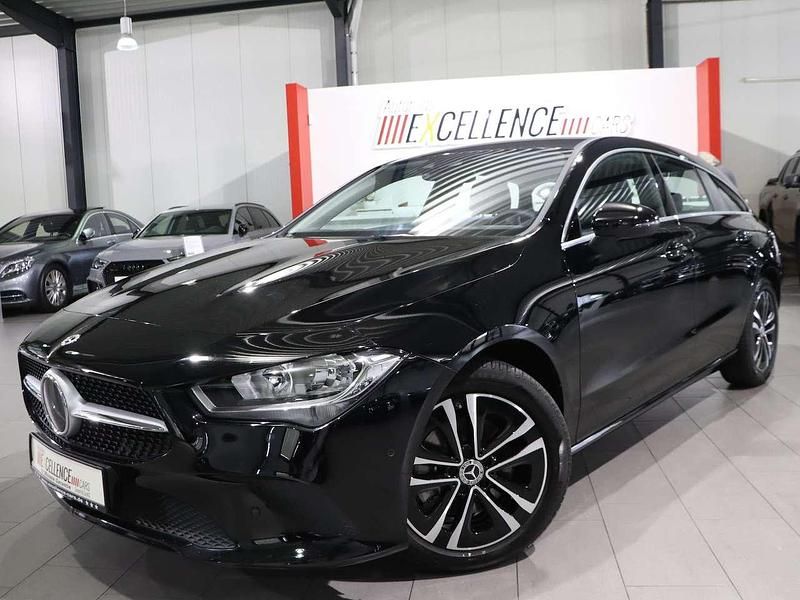 Gebraucht Mercedes CLA200 Business 163 PS (119 kW) 2023 Nachtschwarz Kombi