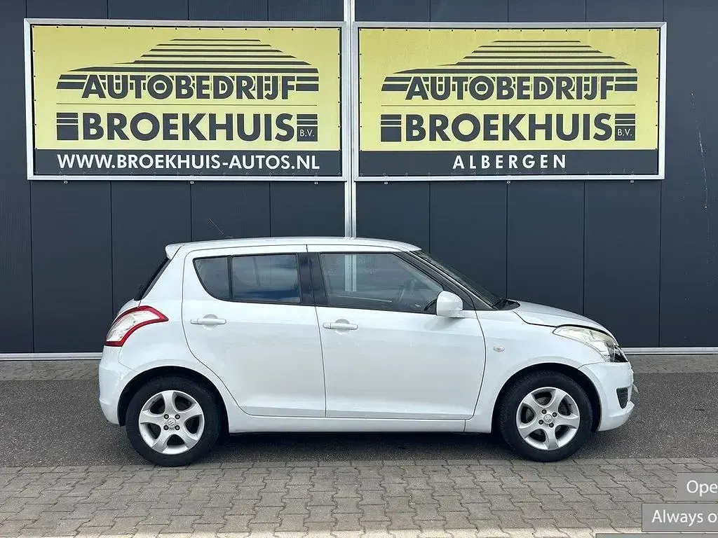 Gebraucht Suzuki Swift Comfort 94 PS (69 kW) 2011 Weiß Kleinwagen