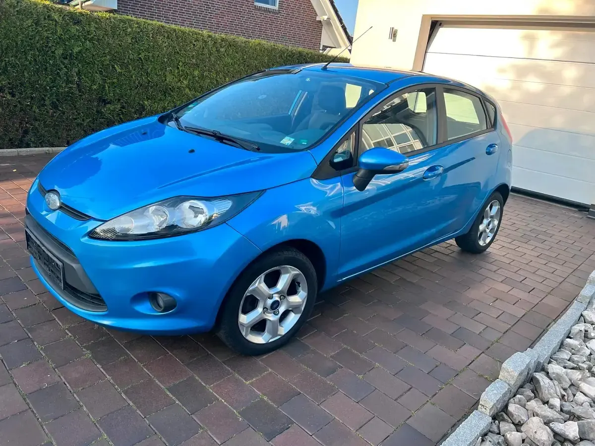 Gebraucht Ford Fiesta 80 PS (58 kW) 2008 Blau Kleinwagen