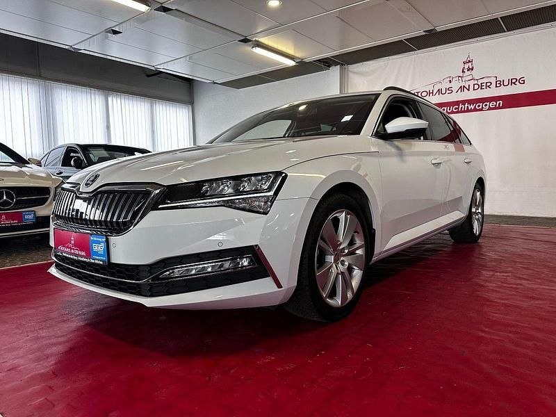 Gebraucht Skoda Superb Ambition 156 PS (114 kW) 2020 Weiß Kombi