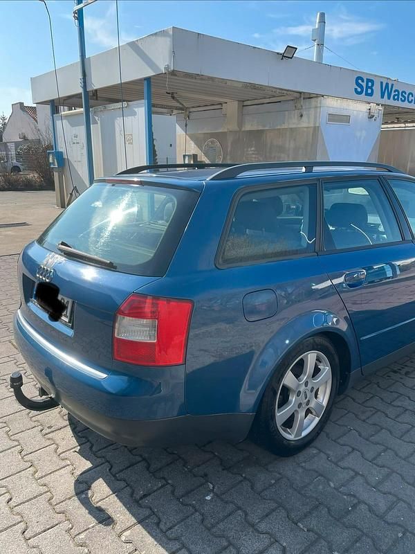 Gebraucht Audi A4 130 PS (95 kW) 2002 Blau Kombi