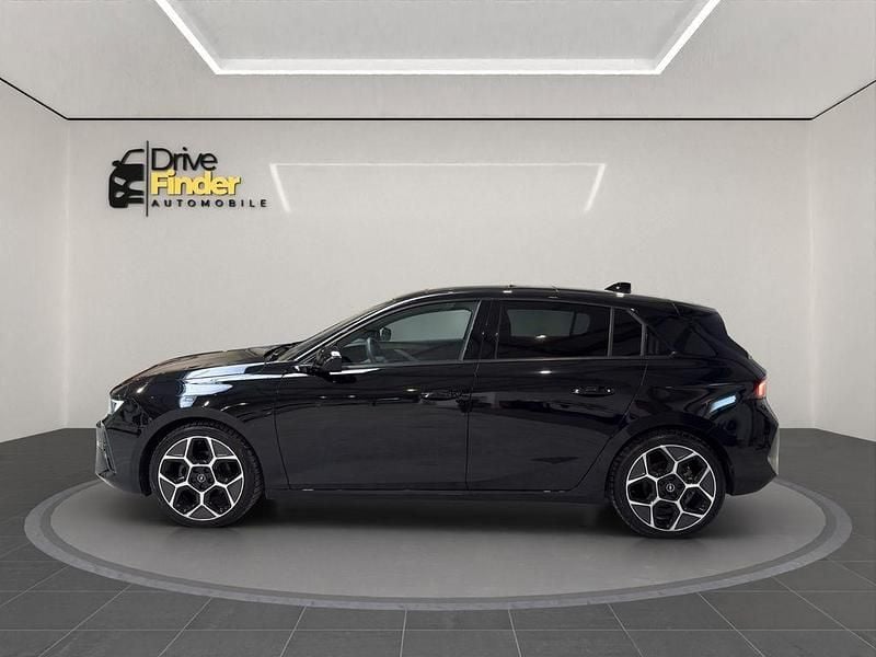 Używany Opel Astra Ultimate 131 KM (96 kW) 2024 Czarny Hatchback