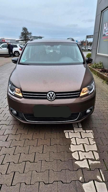 Braun Gebraucht 2012 VW Touran Van / Kleinbus | 9.499 € (Etwas zu teuer) - Bild 1/4