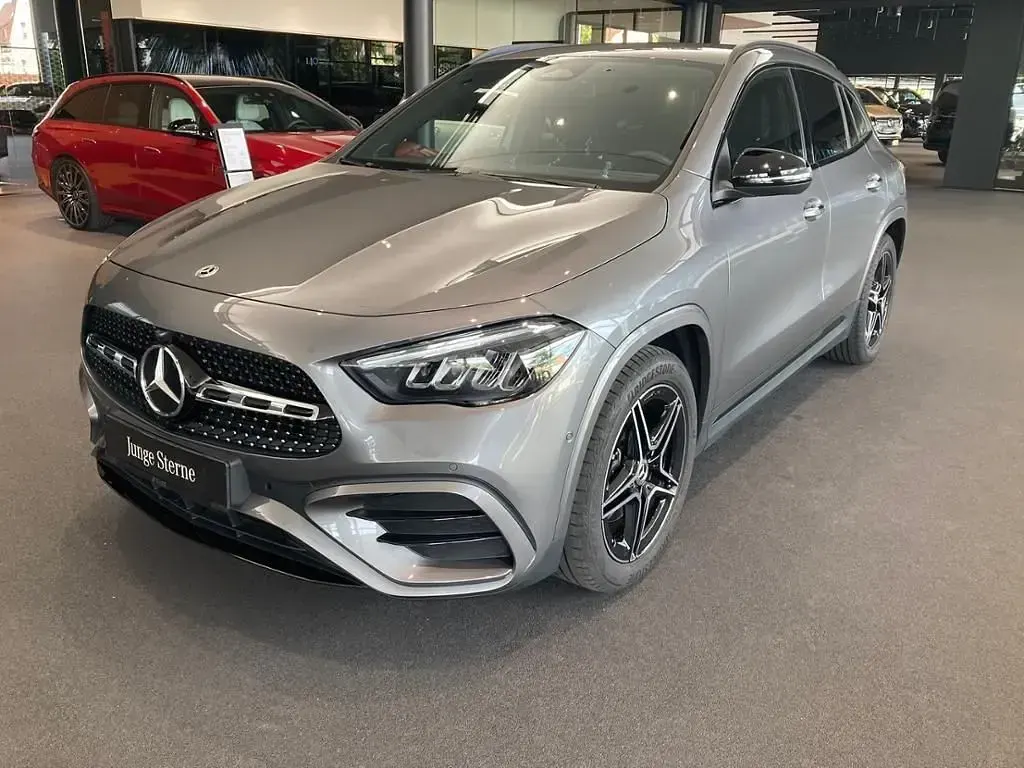 Gebraucht Mercedes GLA200 AMG 150 PS (110 kW) 2025 Grau SUV