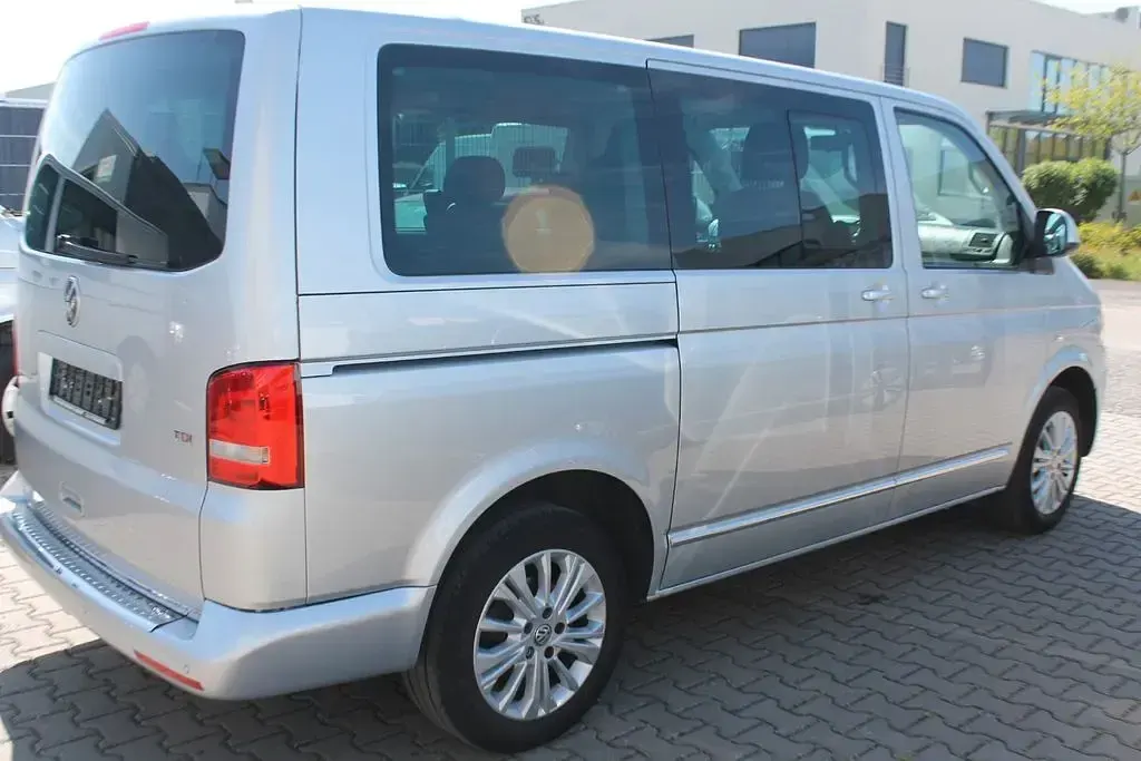 Gebraucht VW Multivan Highline 179 PS (131 kW) 2015 Silber Van / Kleinbus