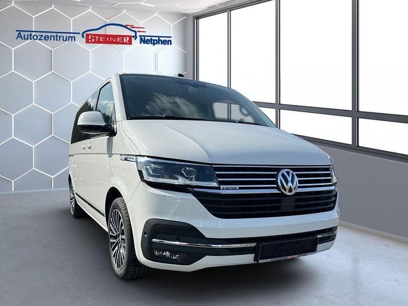 Gebraucht VW Multivan Highline 204 PS (150 kW) 2024 Weiß Van / Kleinbus