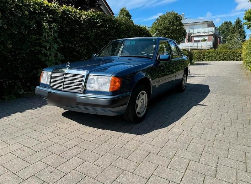 Second-hand Mercedes E260 160 CP (117 kW) 1992 Albastru Berlinǎ