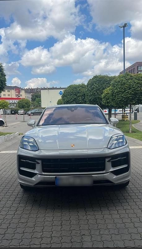 Gebraucht 2024 Porsche Cayenne Sport SUV | 110.000 € (Guter Preis) - Bild 1/4