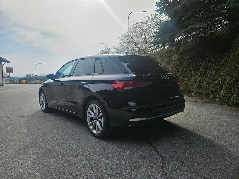 Second-hand Audi A3 S-Line 150 CP (110 kW) 2024 Berlinǎ