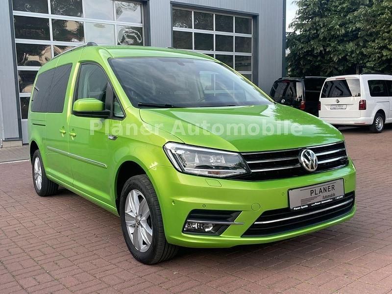 Grün Gebraucht 2019 VW Caddy Maxi Highline Van / Kleinbus | 29.990 € - Bild 1/4