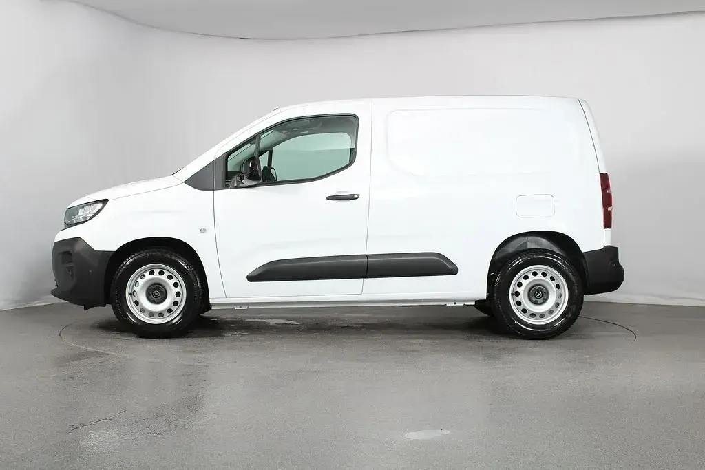 Neu Opel Combo 102 PS (75 kW) 2025 Kaolinweiß Van / Kleinbus