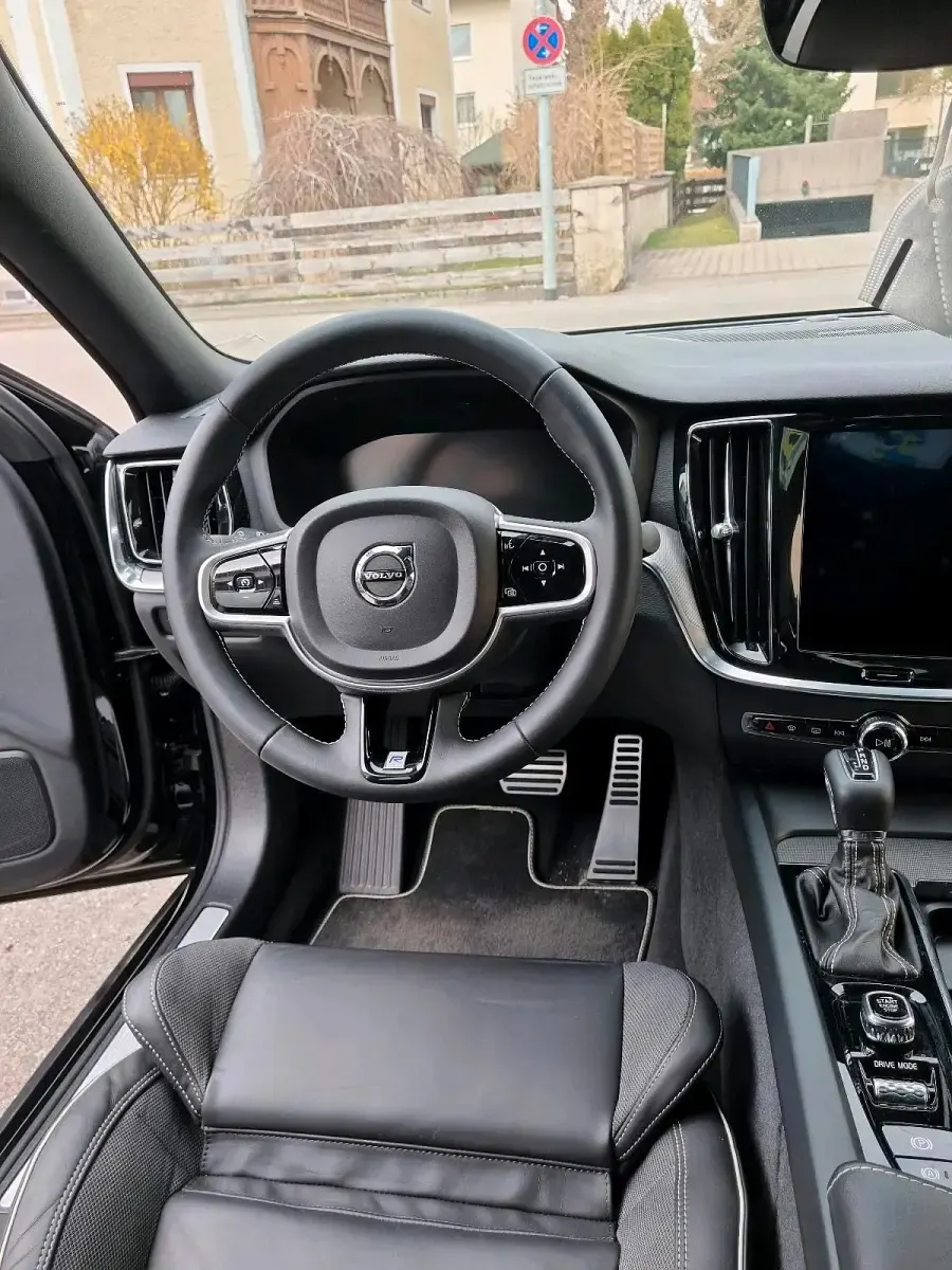 Gebraucht Volvo S60 249 PS (183 kW) 2019 Schwarz Limousine