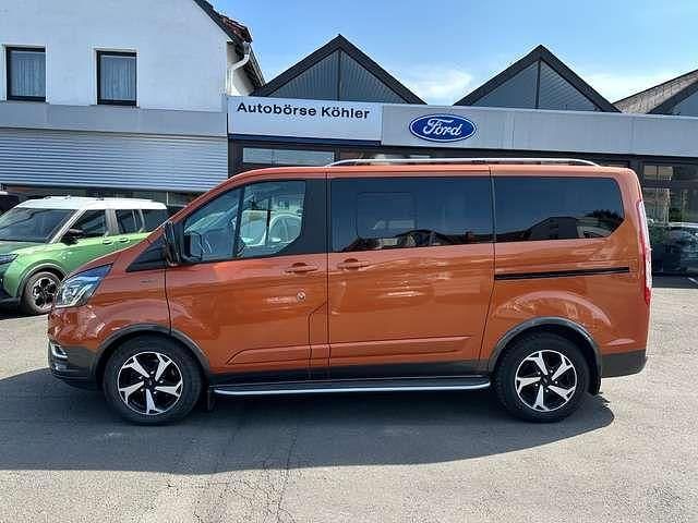 Gebraucht Ford Tourneo Active 185 PS (136 kW) 2022 Orange glow Van / Kleinbus