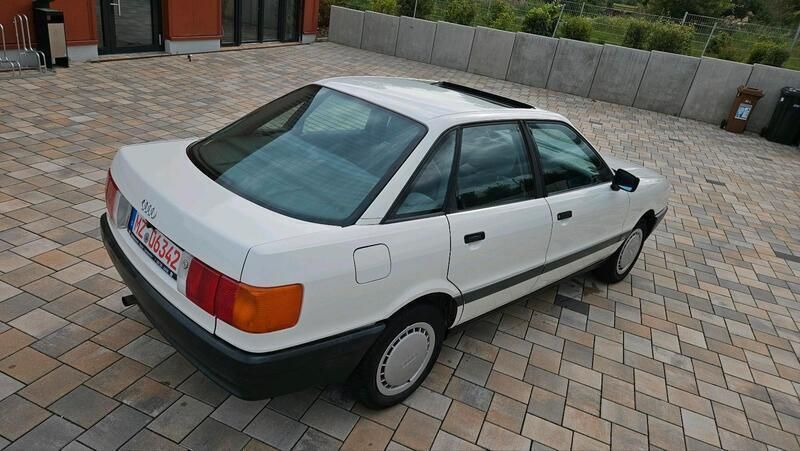 Weiß Gebraucht 1987 Audi 80 Limousine | 3.000 € - Bild 1/4