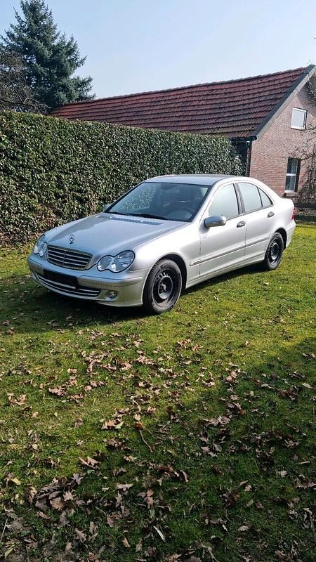 Gebraucht Mercedes C180 143 PS (105 kW) 2005 Silber Limousine