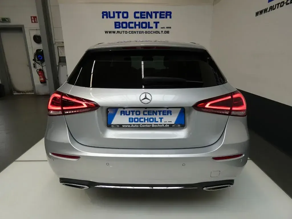 Gebraucht Mercedes A180 Advanced 116 PS (85 kW) 2022 Silber Limousine