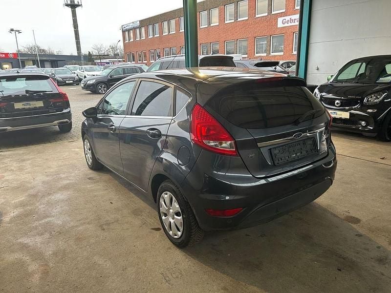 Gebraucht Ford Fiesta Titanium 120 PS (88 kW) 2010 Grau Kleinwagen