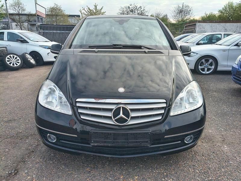 Gebraucht Mercedes A150 95 PS (69 kW) 2010 Schwarz Limousine